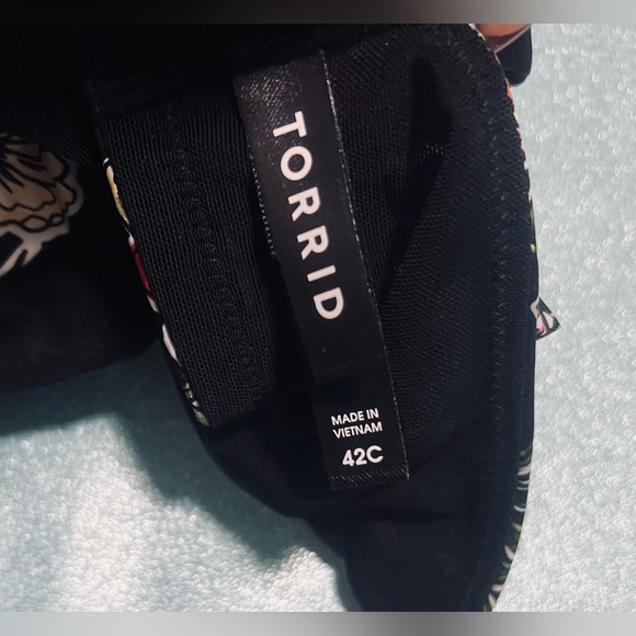 Torrid Strappy Dream Wire-Free Bra - 42C - Picture 3 of 4